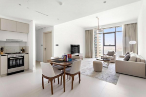 Silkhaus Mid Floor Marina Vista with Private Beach